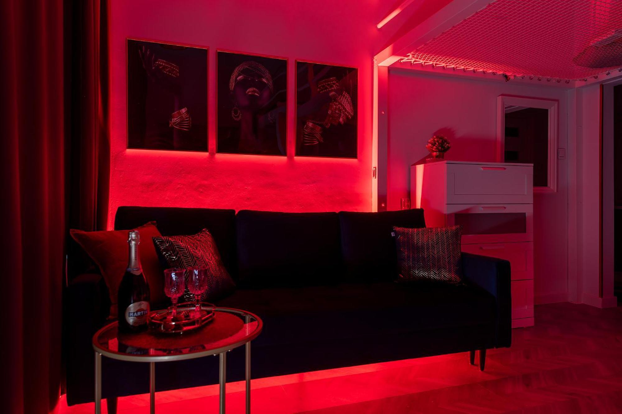Stylish In The Center By Renters *