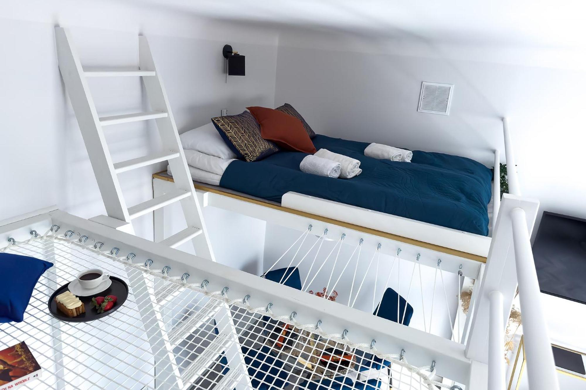 Stylish In The Center By Renters Apartament *