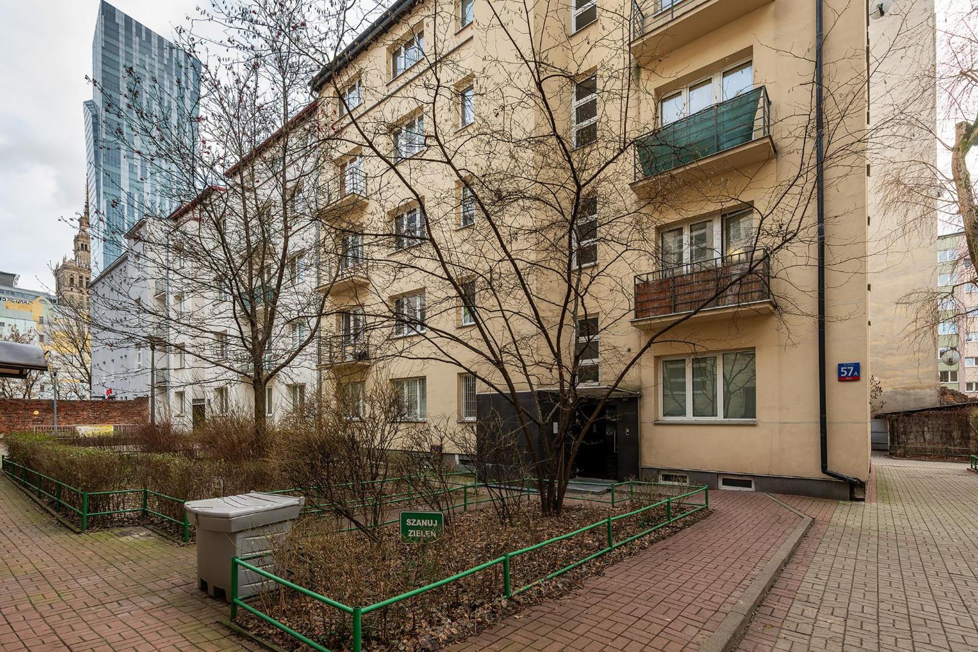 Stylish In The Center By Renters Apartament